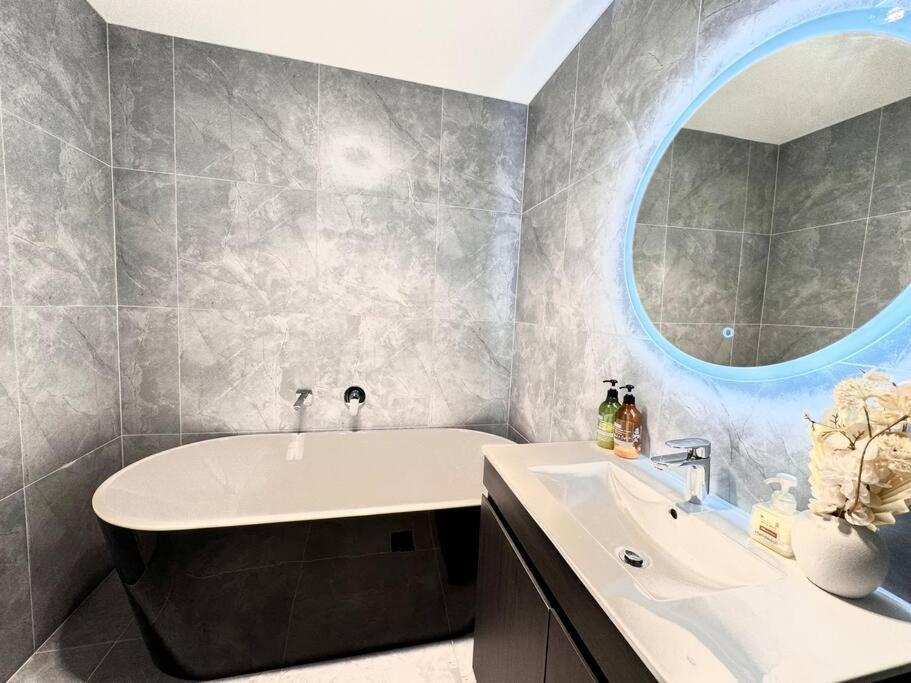 Henderson - 4-Bedrooms Home Auckland Kültér fotó